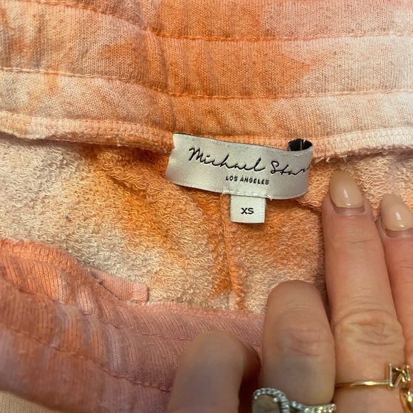 Matching Michael stars lounge set. Super comfy and super cute. - Picture 6 of 6